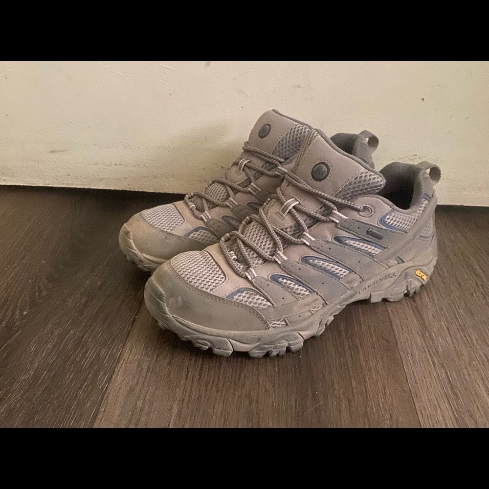 Merrell Mens Gore-tex Hiking Boots. 10